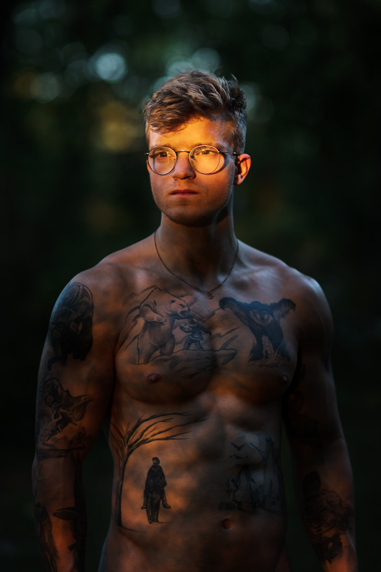HOMMES-0015